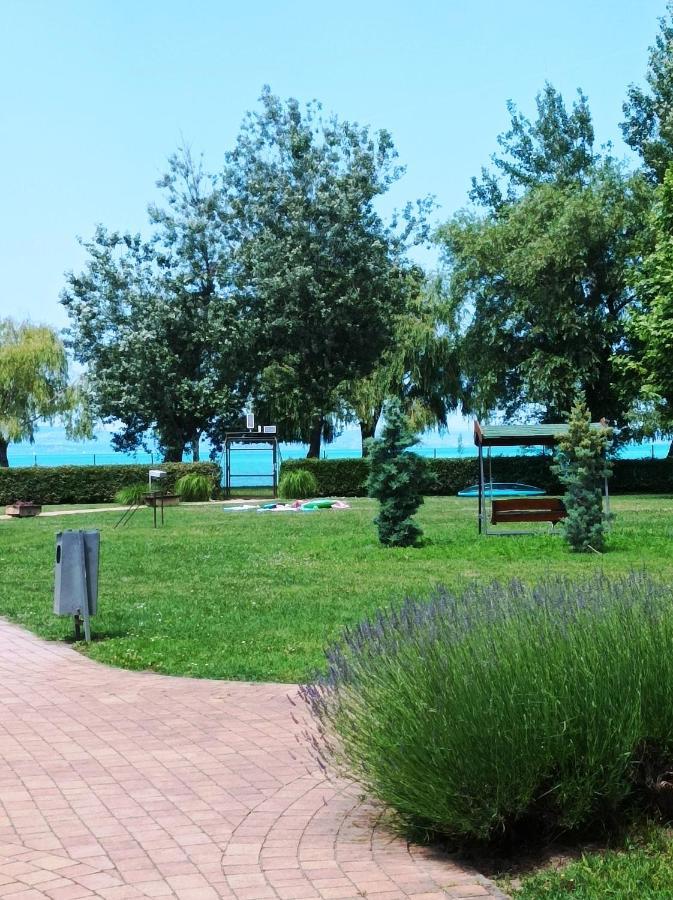 Sunrise Apartman Сиофок Екстериор снимка
